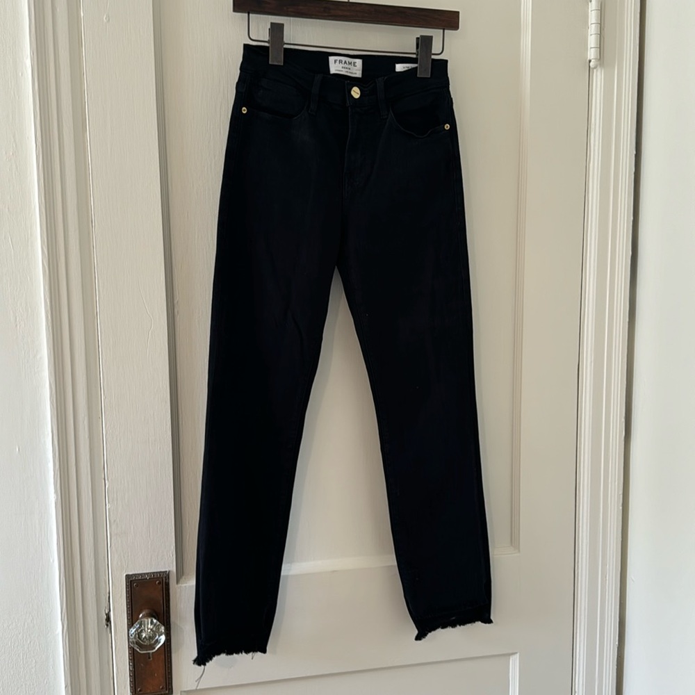 Frame Denim le high straight size 26. Color film noir. Excellent condition